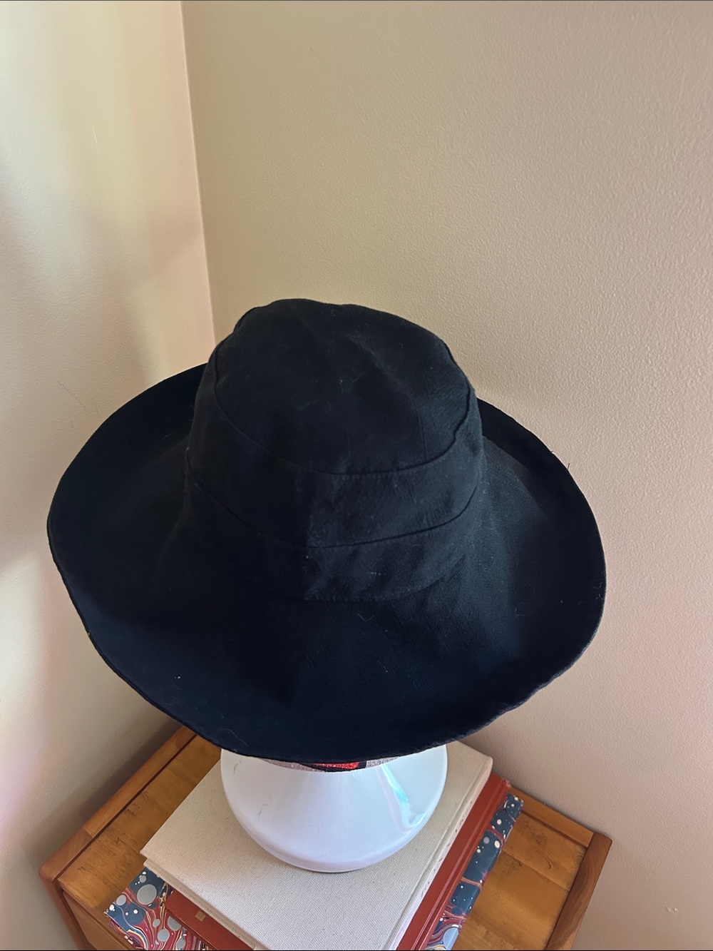 Vince Camuto Black Wide-Brim Linen Cotton Sun Hat